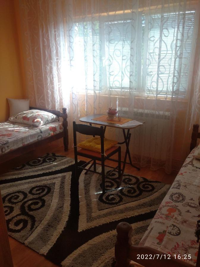 Buric Rooms Nikšić Exteriör bild